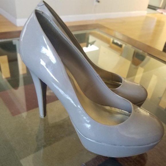 Guess Taupe Heels - Picture 2 of 5